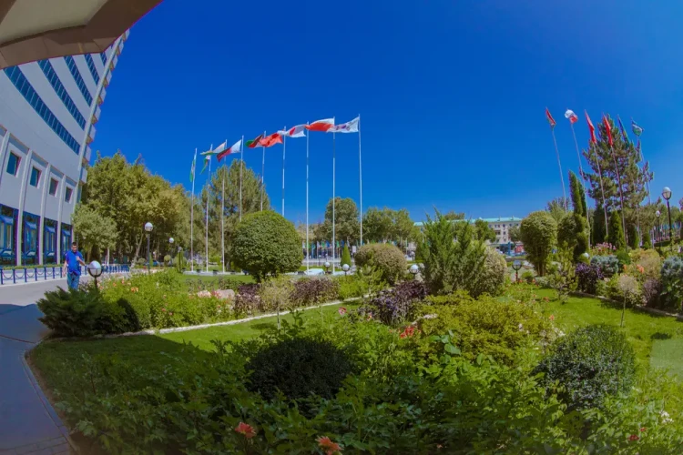 AZIMUT Гранд Отель Ташкент. Фасад