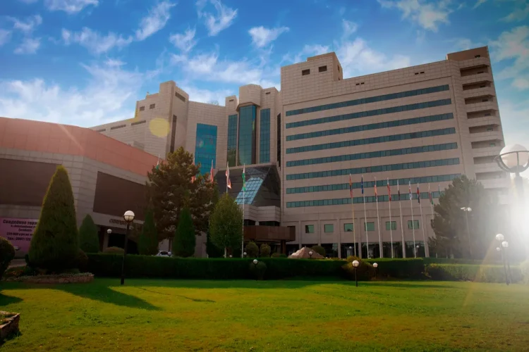 AZIMUT Гранд Отель Ташкент. Фасад